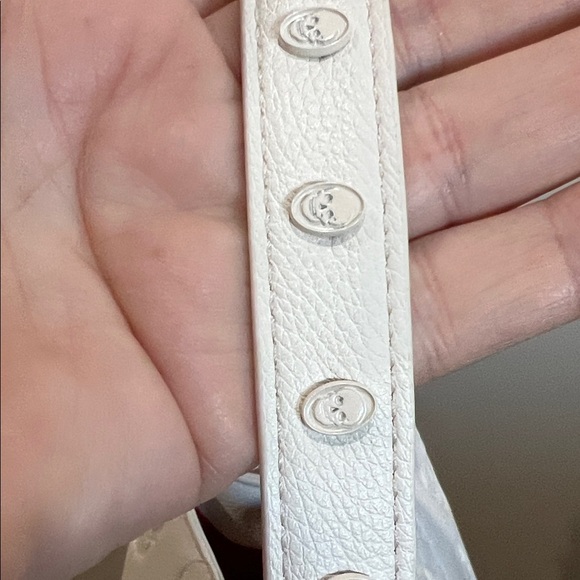 Betsey Johnson | “Cream Skull Boss” Bucket w/ Floral Strap - Picture 6 of 15